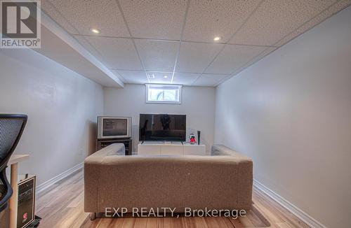 24 Bennett Avenue, Guelph, ON - Indoor