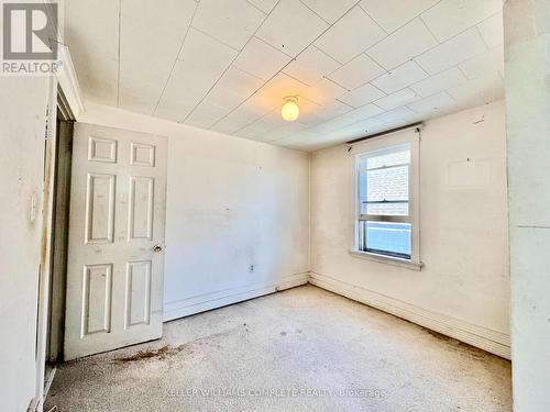 20 Crosthwaite Avenue N, Hamilton, ON - Indoor Photo Showing Other Room