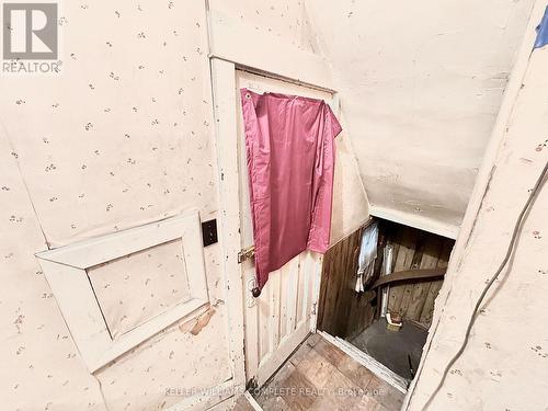 20 Crosthwaite Avenue N, Hamilton, ON - Indoor Photo Showing Other Room