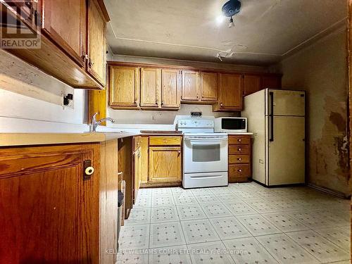 20 Crosthwaite Avenue N, Hamilton, ON - Indoor Photo Showing Kitchen