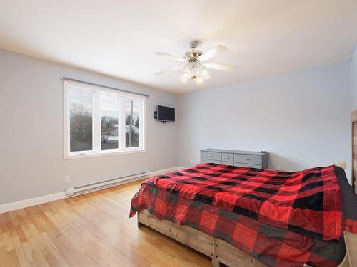 Master bedroom - 1193 Boul. Perrot, Notre-Dame-De-L'Île-Perrot, QC - Indoor Photo Showing Bedroom