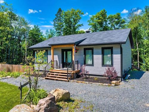 FaÃ§ade - 135 Allée Du Wigwam, Mont-Tremblant, QC - Outdoor With Deck Patio Veranda