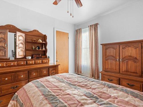 Dwelling - 1480  - 1490 Av. Bardy, Québec (La Cité-Limoilou), QC - Indoor Photo Showing Bedroom