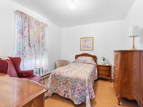 Dwelling - 1480  - 1490 Av. Bardy, Québec (La Cité-Limoilou), QC - Indoor Photo Showing Bedroom