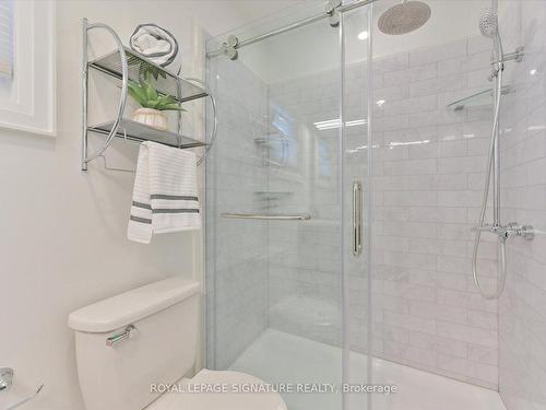 4273 Credit Pointe Dr, Mississauga, ON - Indoor Photo Showing Bathroom