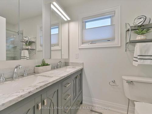 4273 Credit Pointe Dr, Mississauga, ON - Indoor Photo Showing Bathroom