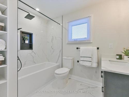 4273 Credit Pointe Dr, Mississauga, ON - Indoor Photo Showing Bathroom