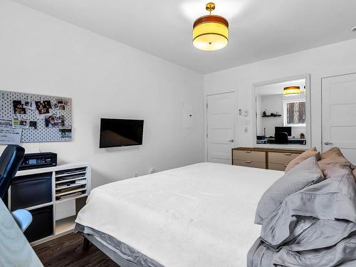 Master bedroom - 05-12246 Rue Ranger, Montréal (Ahuntsic-Cartierville), QC - Indoor Photo Showing Bedroom