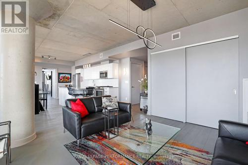 1207 - 203 Catherine Street, Ottawa, ON - Indoor Photo Showing Living Room