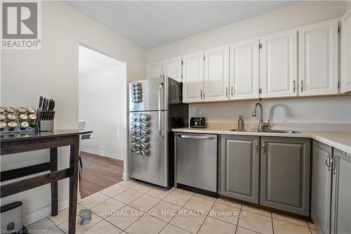 1414 - 500 Green Road, Hamilton, ON - Indoor Photo Showing Kitchen With Double Sink