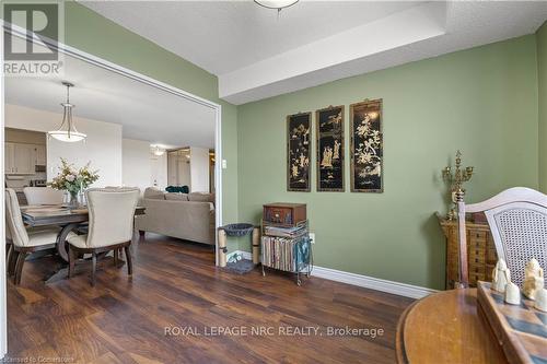 1414 - 500 Green Road, Hamilton, ON - Indoor Photo Showing Dining Room