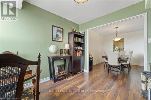 1414 - 500 Green Road, Hamilton, ON - Indoor Photo Showing Dining Room