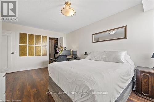 1414 - 500 Green Road, Hamilton, ON - Indoor Photo Showing Bedroom