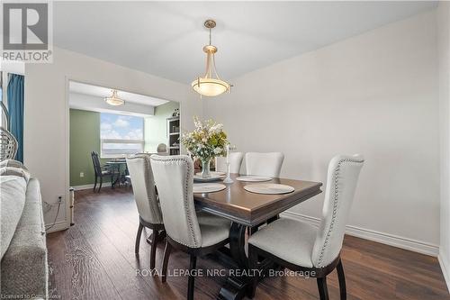 1414 - 500 Green Road, Hamilton, ON - Indoor Photo Showing Dining Room