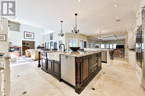 24 Raymar Place, Oakville (Old Oakville), ON - Indoor Photo Showing Kitchen With Upgraded Kitchen