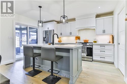 35 Hare Street, Norfolk, ON - Indoor Photo Showing Kitchen With Upgraded Kitchen