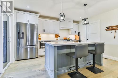 35 Hare Street, Norfolk, ON - Indoor Photo Showing Kitchen With Upgraded Kitchen