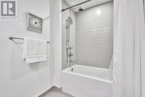 1011 - 21 Park Street, Mississauga, ON - Indoor Photo Showing Bathroom