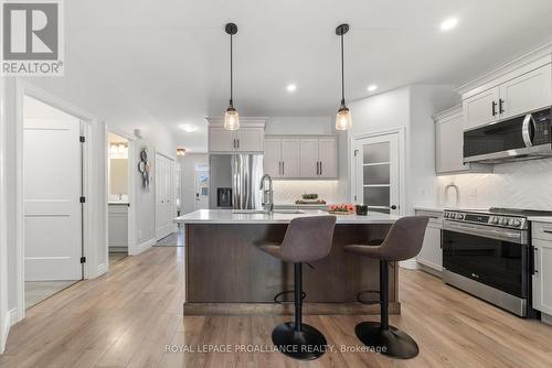 26 Raycroft Drive, Belleville, ON - Indoor Photo Showing Kitchen With Upgraded Kitchen