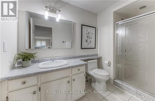 2 - 410 Craigleith Drive, Waterloo, ON - Indoor Photo Showing Bathroom