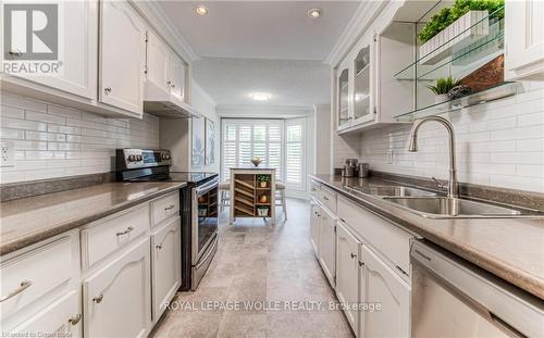 2 - 410 Craigleith Drive, Waterloo, ON - Indoor Photo Showing Kitchen With Double Sink