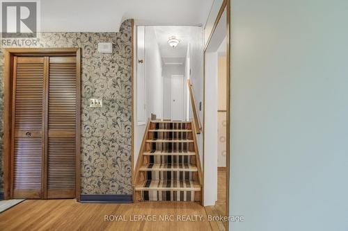 22 Rosemount Avenue, St. Catharines (442 - Vine/Linwell), ON - Indoor Photo Showing Bathroom