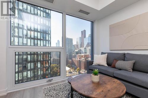 2307 - 82 Dalhousie Street, Toronto, ON - Indoor Photo Showing Living Room