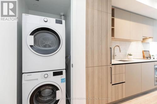 1606 - 55 Mercer Street, Toronto, ON - Indoor Photo Showing Laundry Room