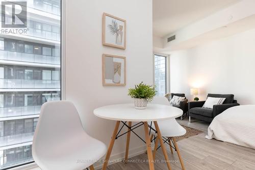 1606 - 55 Mercer Street, Toronto, ON - Indoor Photo Showing Dining Room