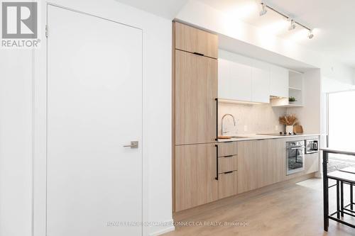 3115 - 82 Dalhousie Street, Toronto, ON - Indoor Photo Showing Kitchen