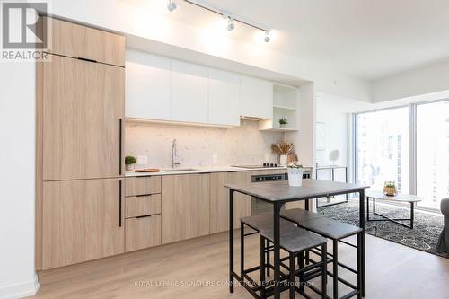 3115 - 82 Dalhousie Street, Toronto, ON - Indoor Photo Showing Kitchen