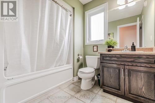 174 River Run Road, Mapleton, ON - Indoor Photo Showing Bathroom