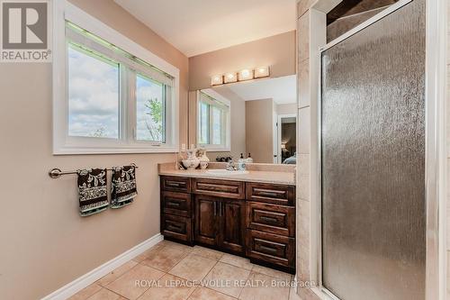 174 River Run Road, Mapleton, ON - Indoor Photo Showing Bathroom