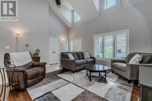 174 River Run Road, Mapleton, ON - Indoor Photo Showing Living Room