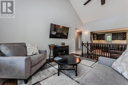 174 River Run Road, Mapleton, ON - Indoor Photo Showing Living Room