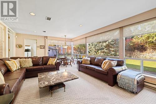 70 Leggett Avenue, Toronto, ON - Indoor Photo Showing Living Room