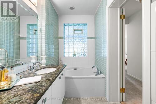 70 Leggett Avenue, Toronto, ON - Indoor Photo Showing Bathroom