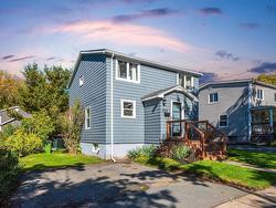 6519 Roslyn Road  Halifax, NS B3L 2M8