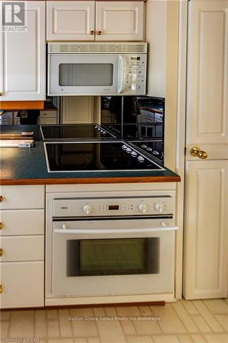 511 Ferndale Court, London, ON - Indoor Photo Showing Kitchen