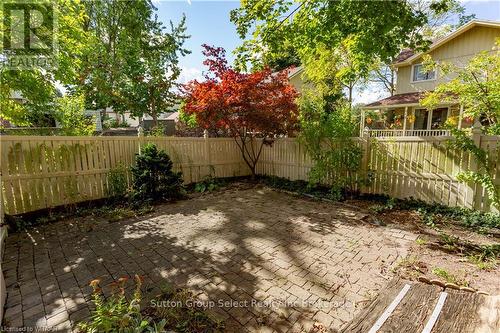 511 Ferndale Court, London, ON - Outdoor With Backyard