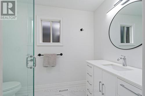 92 Smith Drive, Halton Hills, ON - Indoor Photo Showing Bathroom