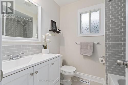 92 Smith Drive, Halton Hills, ON - Indoor Photo Showing Bathroom