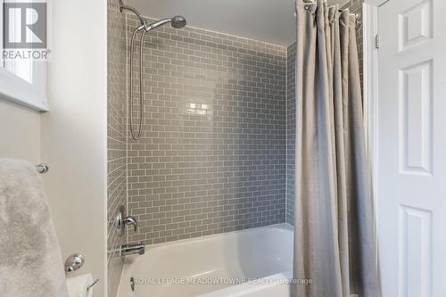 92 Smith Drive, Halton Hills, ON - Indoor Photo Showing Bathroom