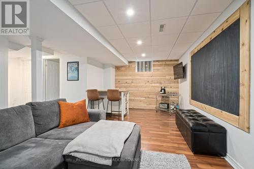 92 Smith Drive, Halton Hills, ON - Indoor Photo Showing Living Room