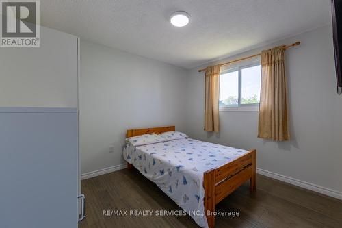 56 Raleigh Court S, Hamilton, ON - Indoor Photo Showing Bedroom