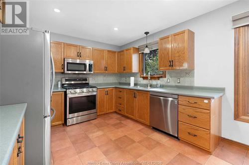 23 Argyle, Chatham, ON - Indoor Photo Showing Kitchen