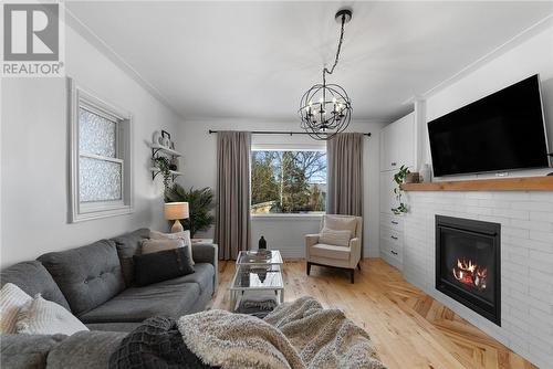 2576 Crown Ridge Road, Sudbury, ON - Indoor Photo Showing Living Room With Fireplace