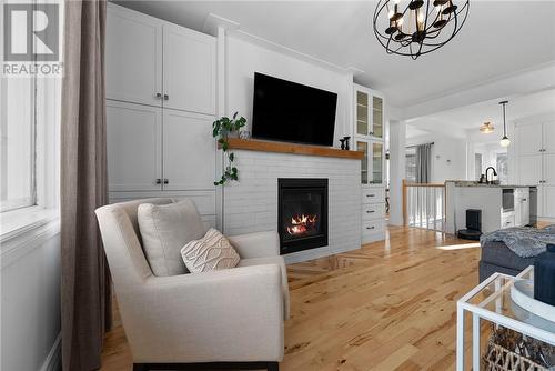 2576 Crown Ridge Road, Sudbury, ON - Indoor Photo Showing Living Room With Fireplace