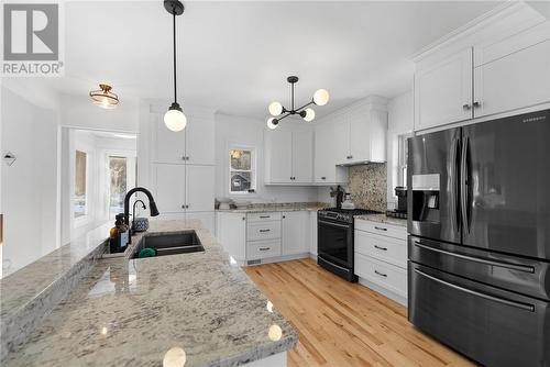 2576 Crown Ridge Road, Sudbury, ON - Indoor Photo Showing Kitchen With Stainless Steel Kitchen With Double Sink With Upgraded Kitchen