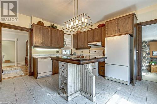 847275 Township Rd 9, Blandford-Blenheim, ON - Indoor Photo Showing Kitchen